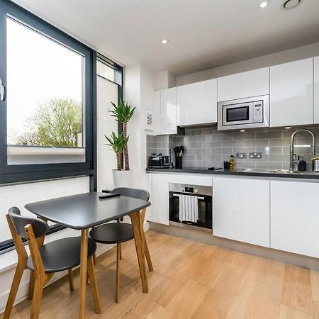 Modern 1 bedroom apartment in Hackney Wick Londen Buitenkant foto