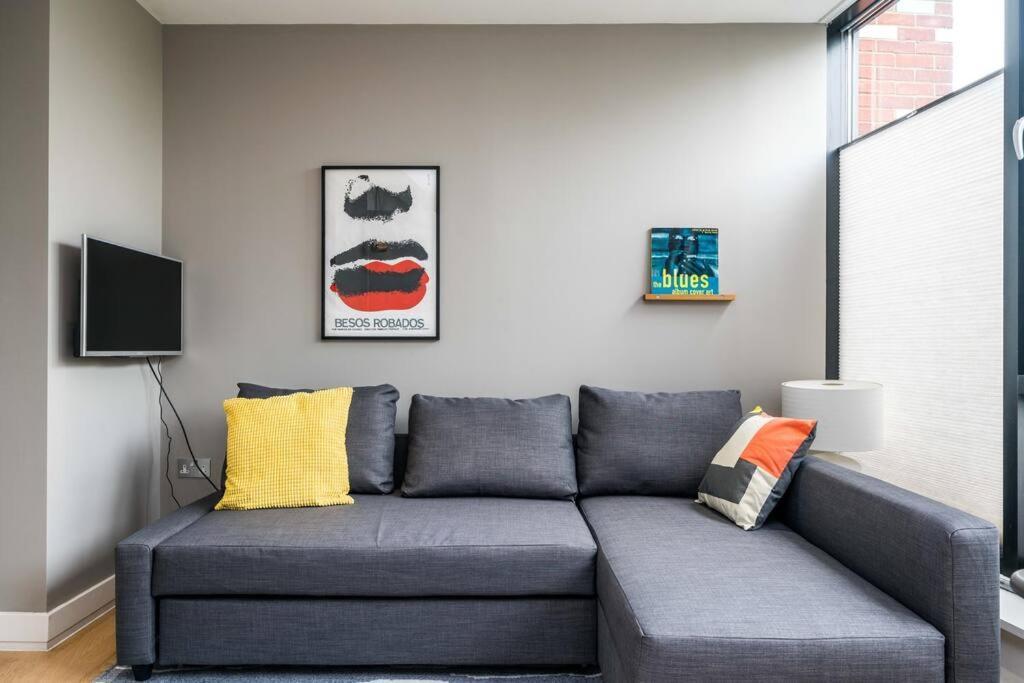 Modern 1 bedroom apartment in Hackney Wick Londen Buitenkant foto